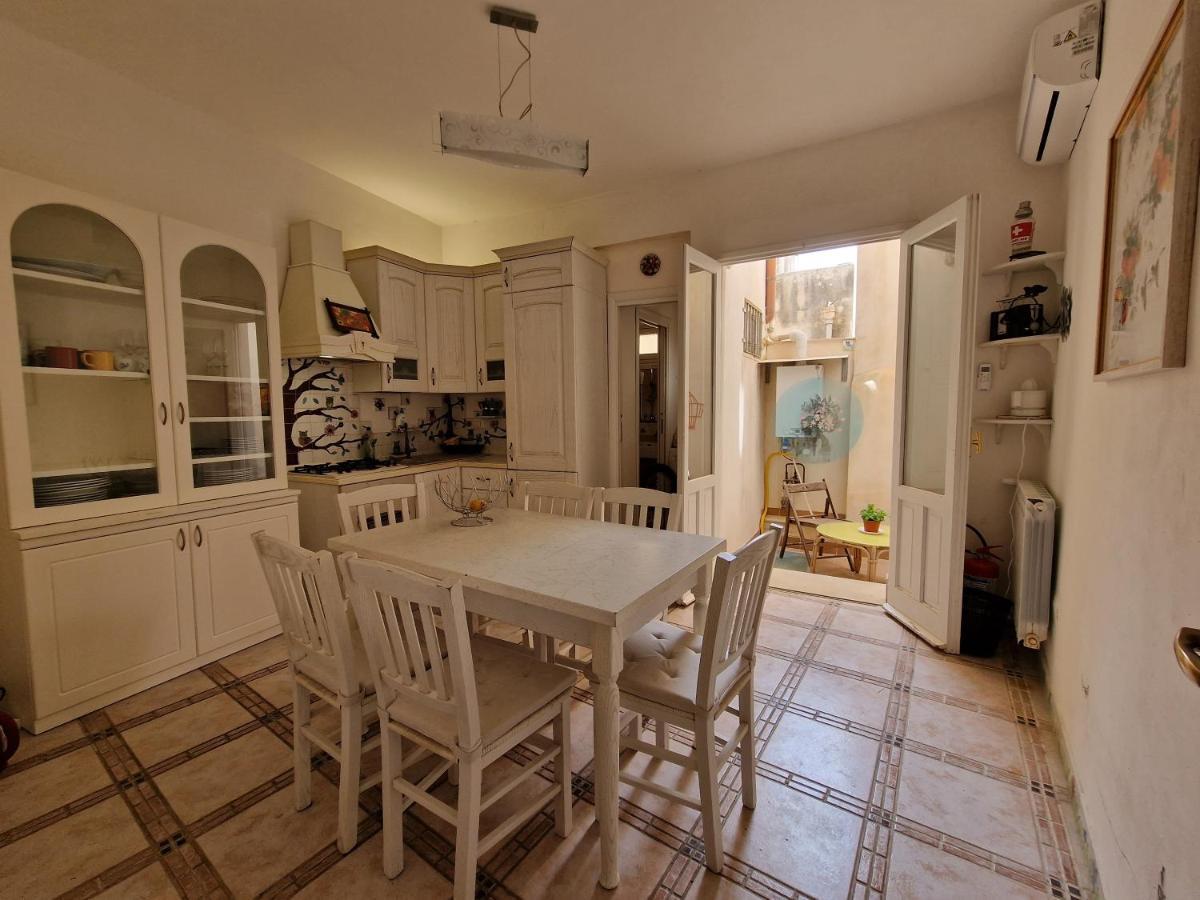 Sea-View Terrace & Bikes Moon Ortigia Holiday Home Syracuse Exterior foto
