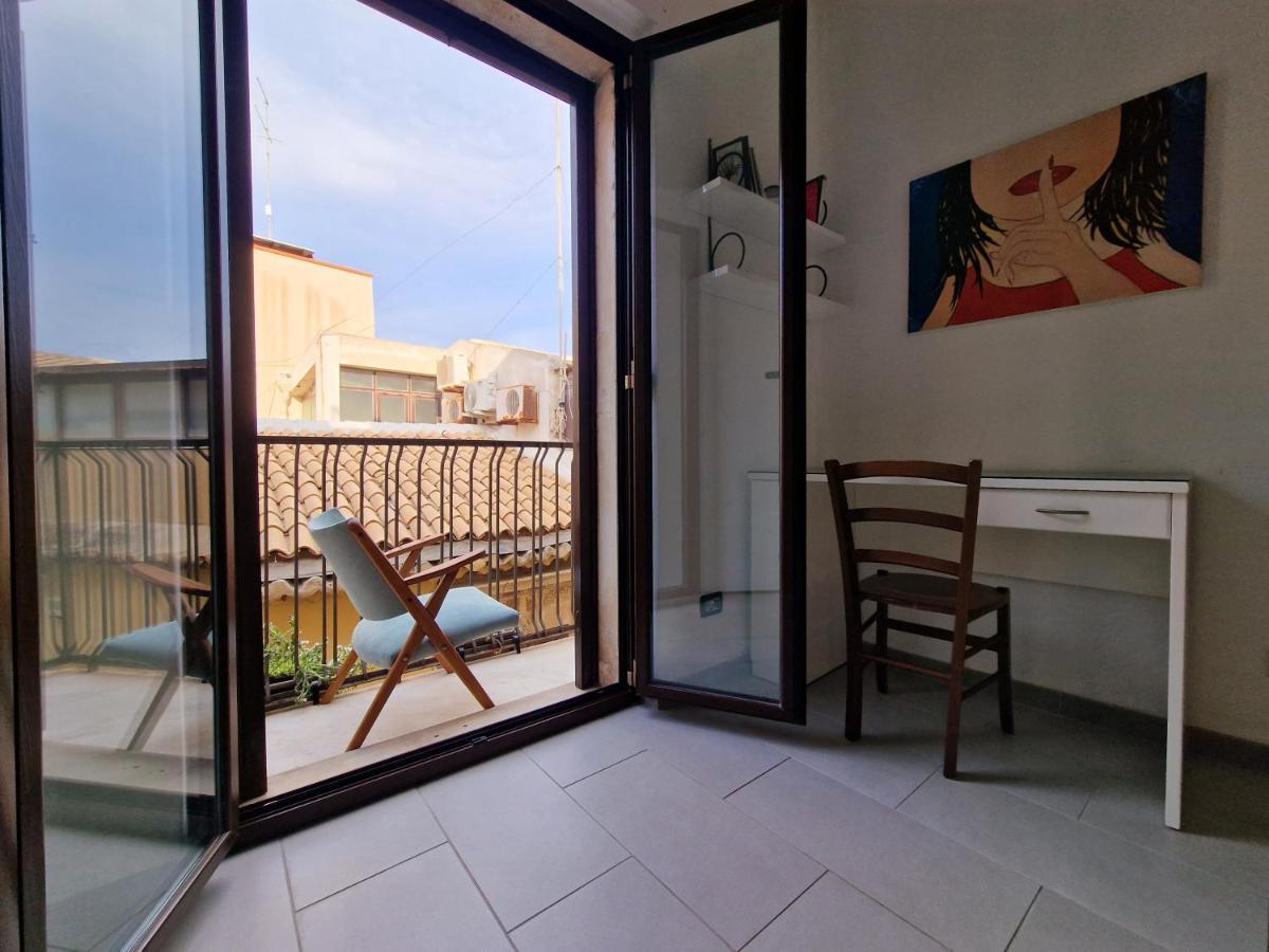 Sea-View Terrace & Bikes Moon Ortigia Holiday Home Syracuse Exterior foto